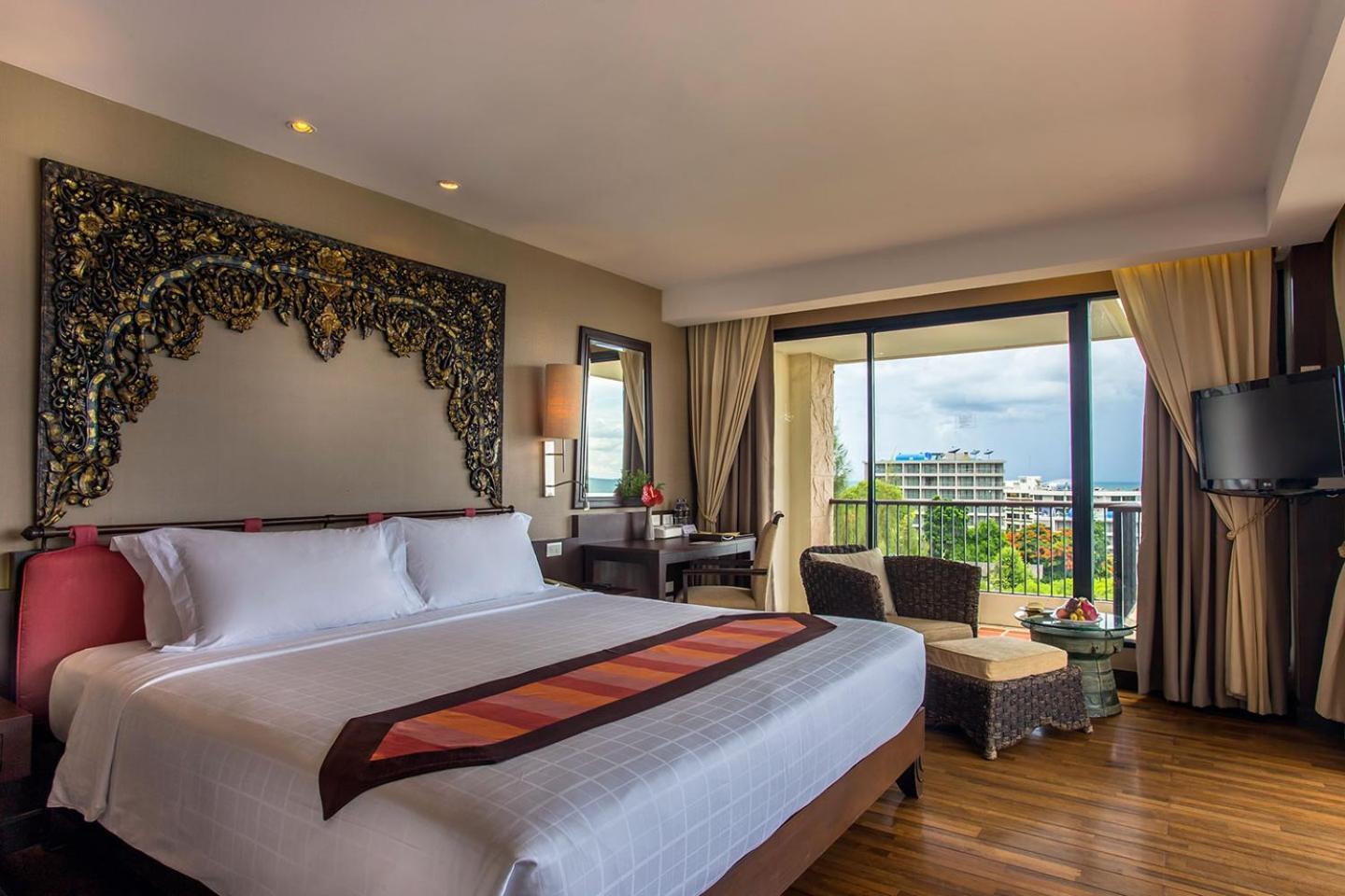 Garden Cliff Resort And Spa Pattaya Exteriör bild